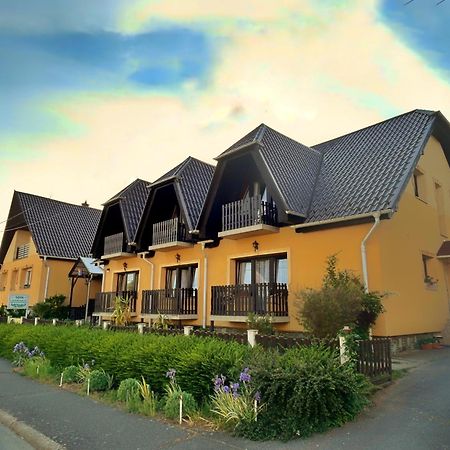 Toth Vendeghaz Hotel Bük Eksteriør billede