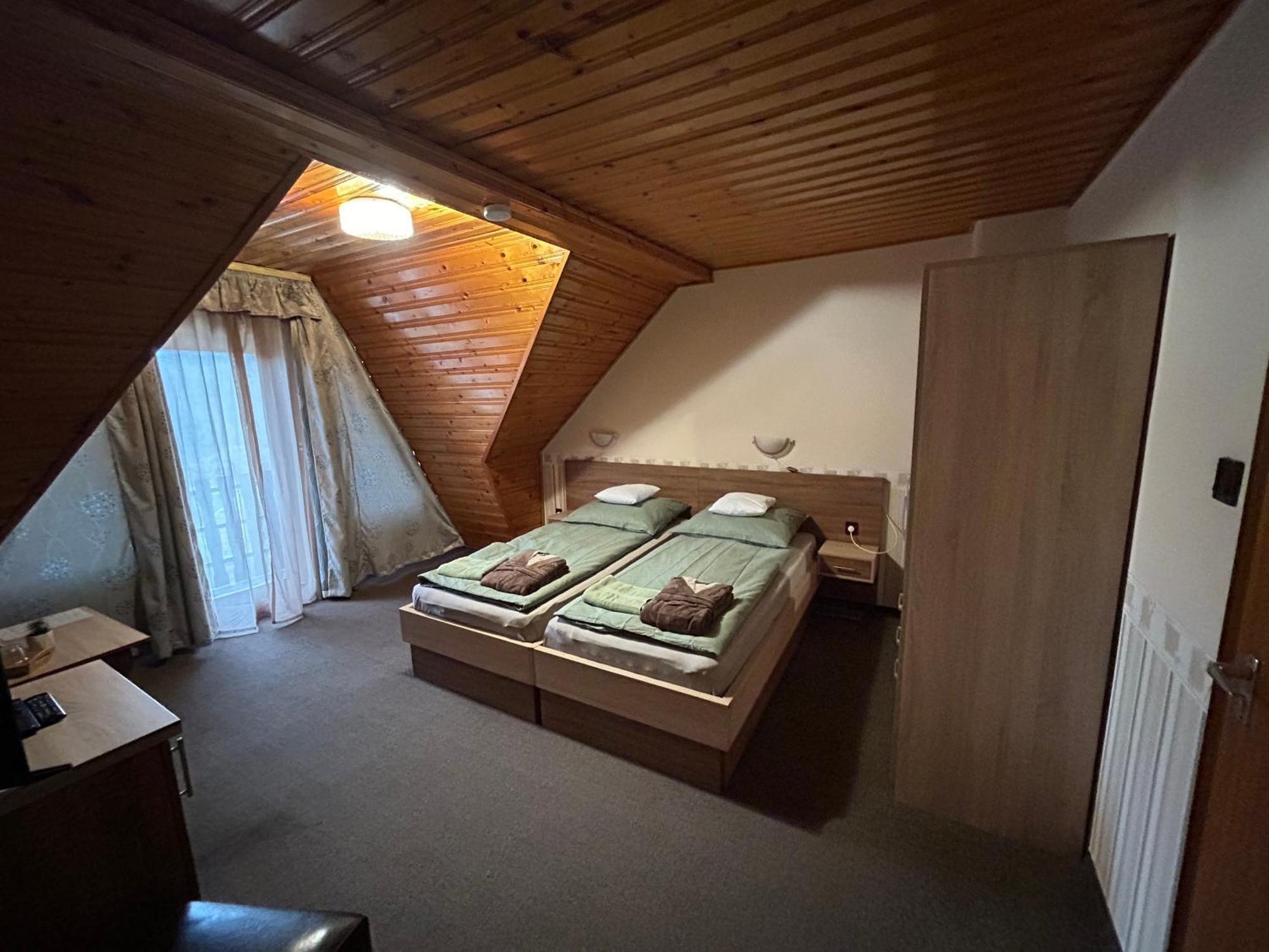 Toth Vendeghaz Hotel Bük Eksteriør billede